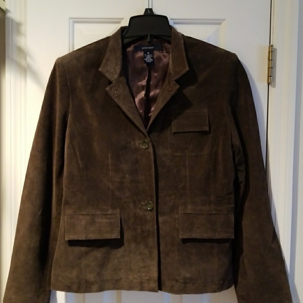 Jones Wear olive green suede blazer